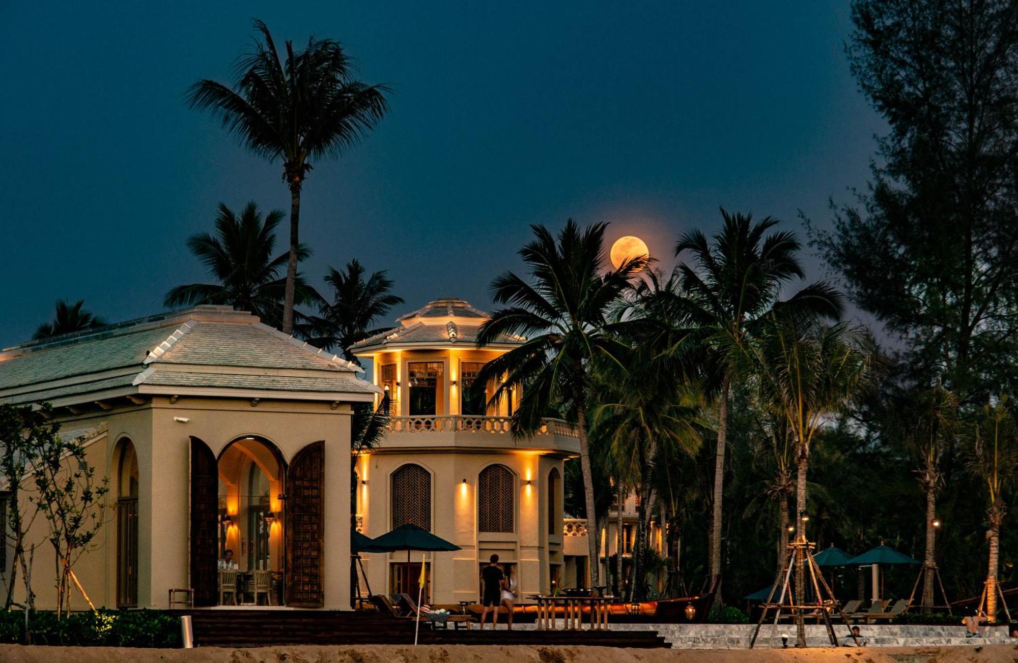 Devasom Khao Lak Beach Resort & Villas Exterior photo